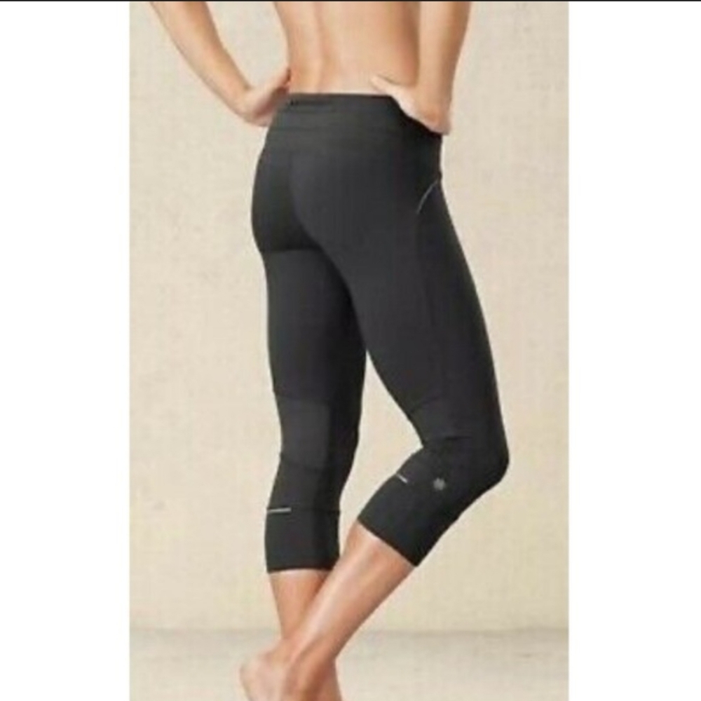 Athleta Black XS crops Athletic